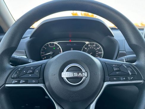 Used 2025 Nissan Altima 2.5 SV image 27