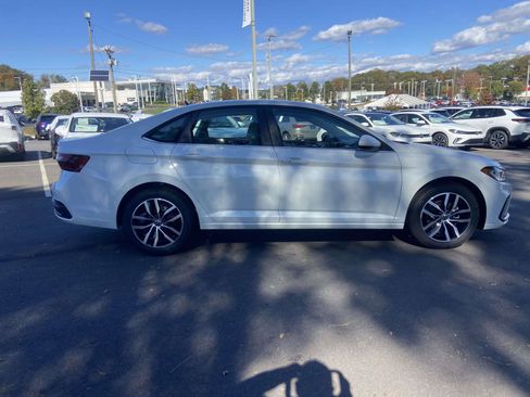 New 2026 Volkswagen Jetta SE image 10