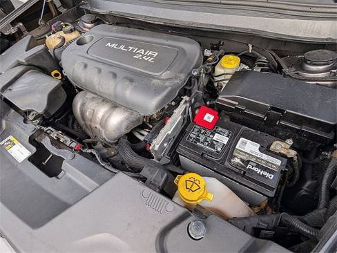 Used 2018 Jeep Cherokee Limited w/ Luxury Group image 18