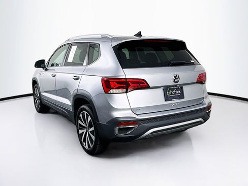 Used 2024 Volkswagen Taos SE FWD image 5