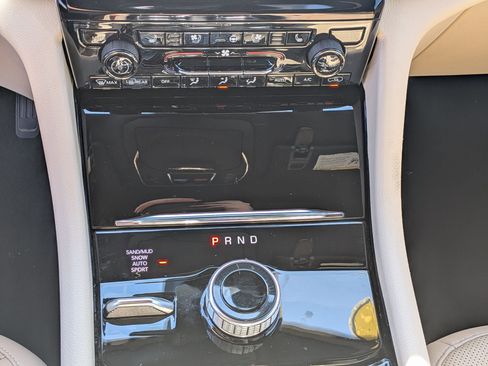 Certified 2023 Jeep Grand Cherokee L Limited w/ Luxury Tech Group II image 22