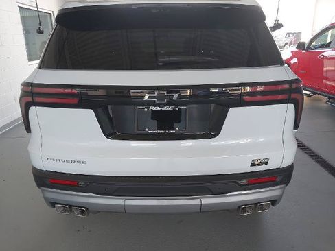 New 2027 Chevrolet Traverse LT w/ Driver Confidence Package FWD image 32
