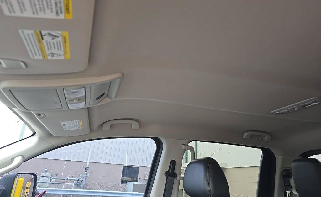 Used 2017 Nissan Titan SV AWD/4WD image 16