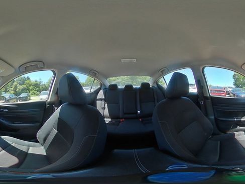 Used 2025 Nissan Altima 2.5 SV FWD image 40
