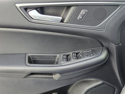 Used 2022 Ford Edge SE w/ Black Appearance Package image 27