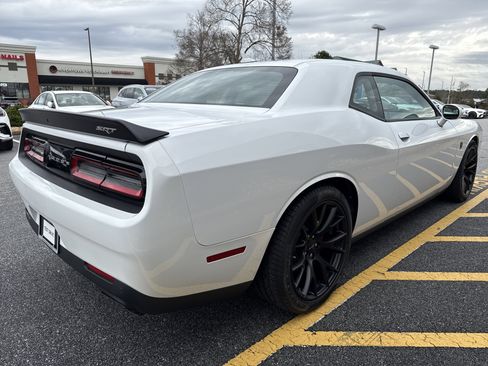 Used 2015 Dodge Challenger SRT Hellcat image 13