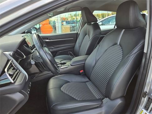 Used 2022 Toyota Camry SE image 23