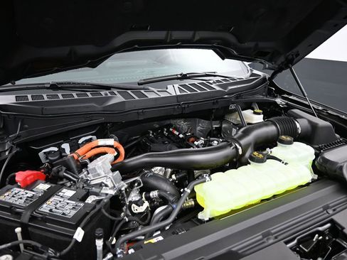 New 2025 Ford F150 Lariat w/ Equipment Group 501A Mid image 13