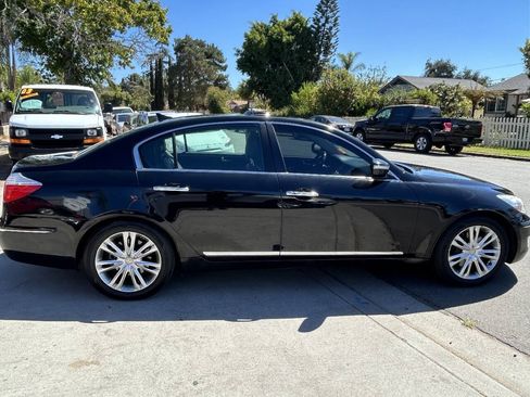 Used 2010 Hyundai Genesis 4.6 w/ Technology Pkg 5 RWD image 9