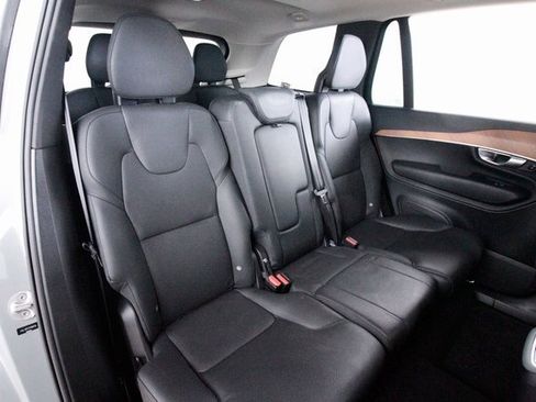 Certified 2024 Volvo XC90 B5 Plus image 28