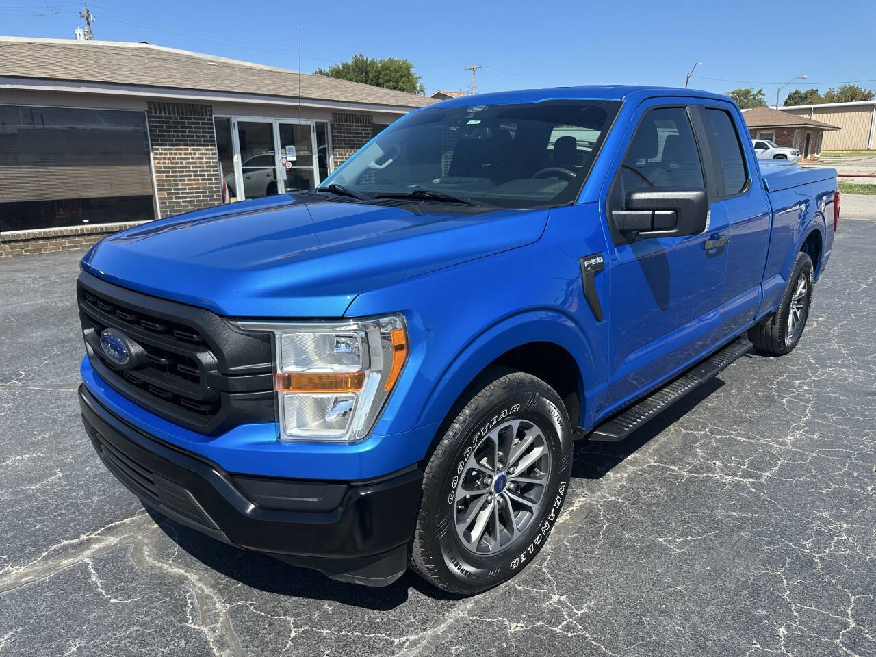 Used 2021 Ford F150 XL w/ Equipment Group 101A High RWD image 3