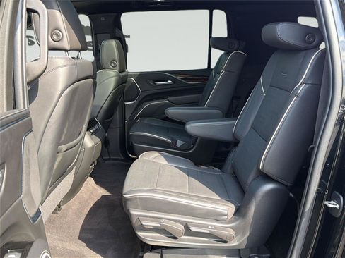 Used 2023 Cadillac Escalade ESV Premium Luxury AWD/4WD image 15