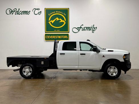 Used 2023 RAM 2500 Tradesman AWD/4WD image 2