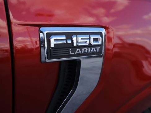 Used 2023 Ford F150 Lariat w/ Trailer Tow Package image 11