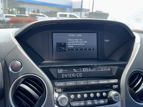 Used 2015 Honda Pilot Touring image 14