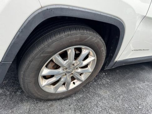 Used 2015 Jeep Cherokee Limited AWD/4WD image 4