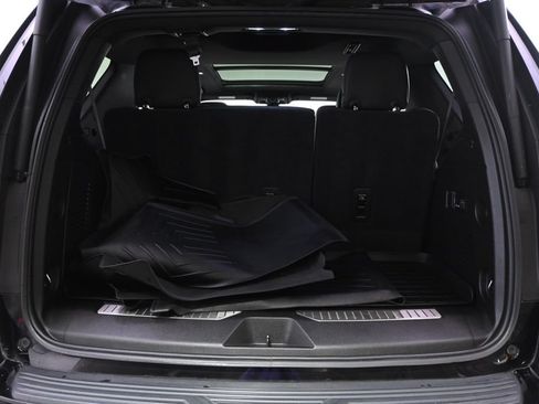 Used 2021 Chevrolet Tahoe Premier w/ Premium Package AWD/4WD image 19
