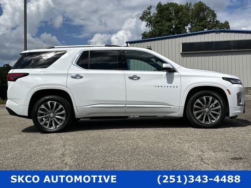 Used 2023 Chevrolet Traverse Premier w/ LPO, Cargo Package image 6