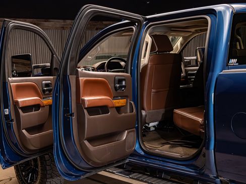 Used 2016 Chevrolet Silverado 2500 High Country w/ Duramax Plus Package image 27