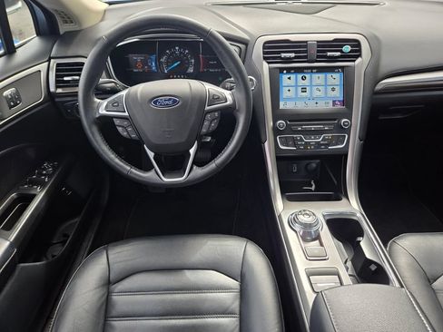 Used 2017 Ford Fusion Energi SE FWD image 18