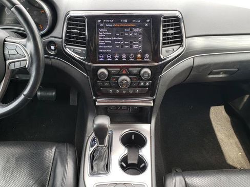 Used 2020 Jeep Grand Cherokee Limited w/ Luxury Group II AWD/4WD image 16