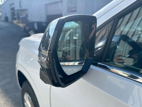 New 2026 Chevrolet Suburban Premier image 11