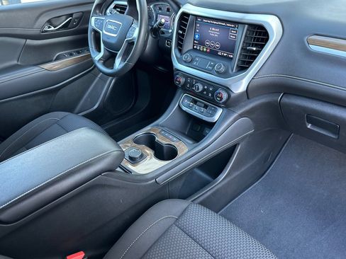 Used 2022 GMC Acadia SLE FWD image 18