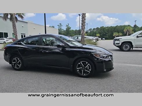 Used 2025 Nissan Sentra SV FWD image 35