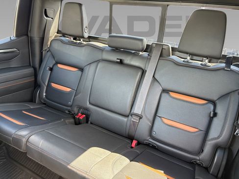 Used 2023 GMC Sierra 1500 AT4 w/ AT4 Preferred Package AWD/4WD image 4