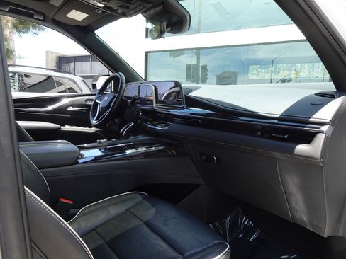 Used 2021 Cadillac Escalade Sport w/ Driver Assist Tech Package AWD/4WD image 23