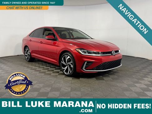 Used 2025 Volkswagen Jetta SEL image 1