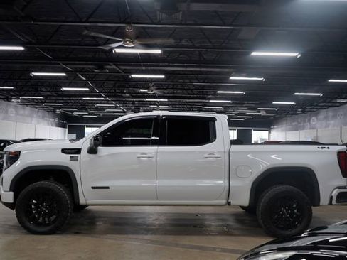 Used 2022 GMC Sierra 1500 Elevation w/ Elevation Premium Package AWD/4WD image 2