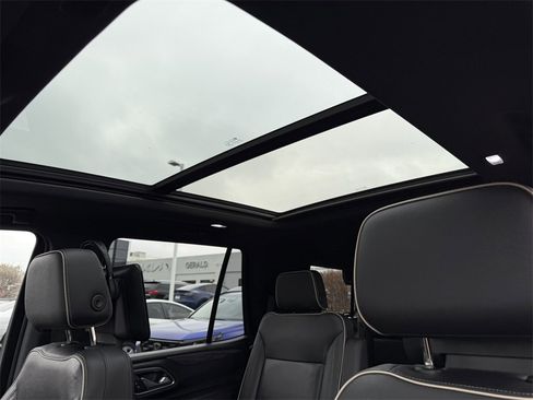 Used 2021 GMC Yukon SLT w/ SLT Luxury Plus Package image 29