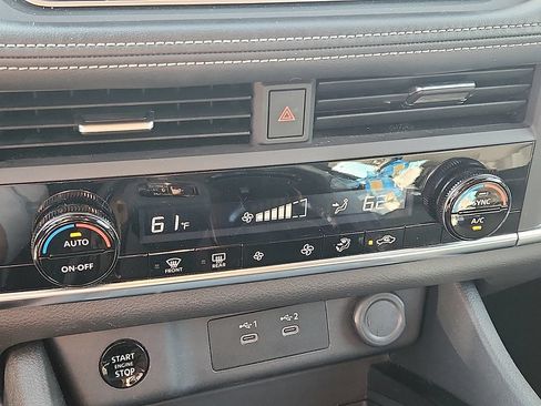 Used 2025 Nissan Rogue SV FWD image 15