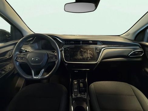 Used 2023 Chevrolet Bolt EUV Premier w/ Sun & Sound Package FWD image 4