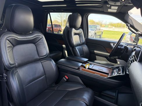 Used 2019 Lincoln Navigator Reserve AWD/4WD image 44