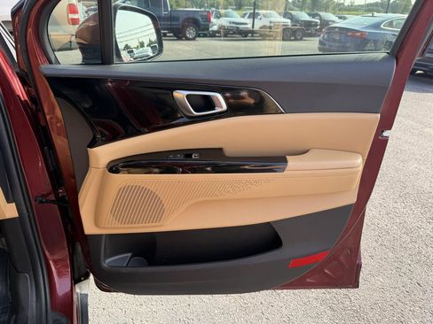 Used 2022 Kia Carnival EX FWD image 23
