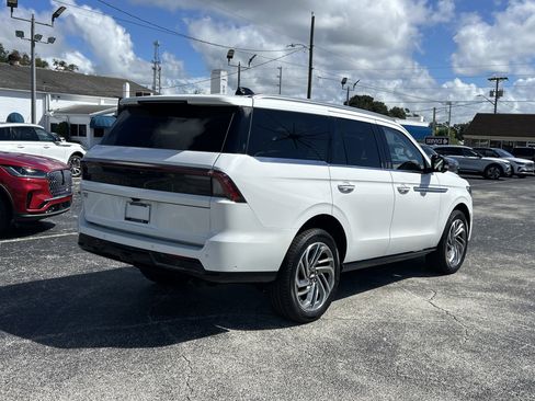 New 2025 Lincoln Navigator Reserve image 3