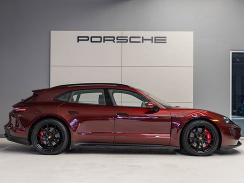 Used 2023 Porsche Taycan GTS image 8