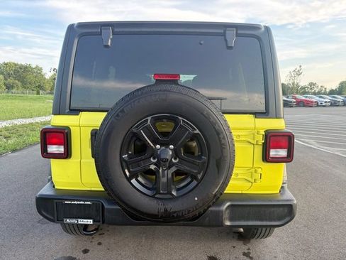 Used 2023 Jeep Wrangler Unlimited Sport AWD/4WD image 7