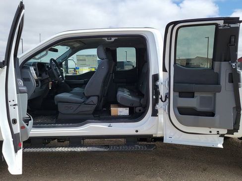 New 2025 Ford F250 XLT w/ 360-Degree Camera Package image 11