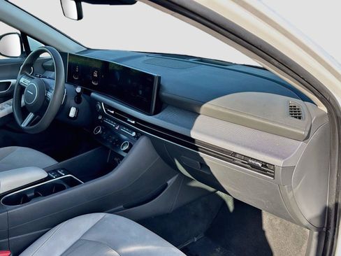 Used 2025 Hyundai Sonata SEL FWD image 27
