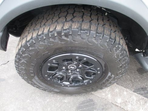 Used 2022 Ford Bronco Wildtrak image 13