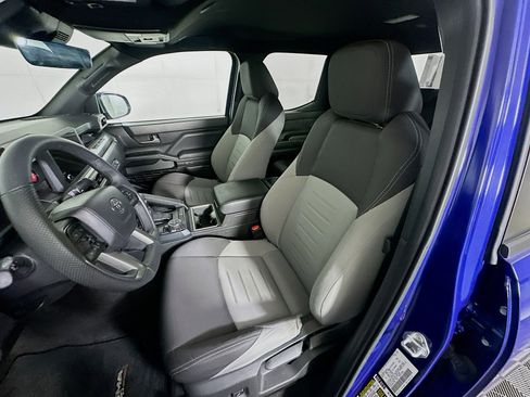 Used 2025 Toyota Tacoma TRD Off-Road image 13