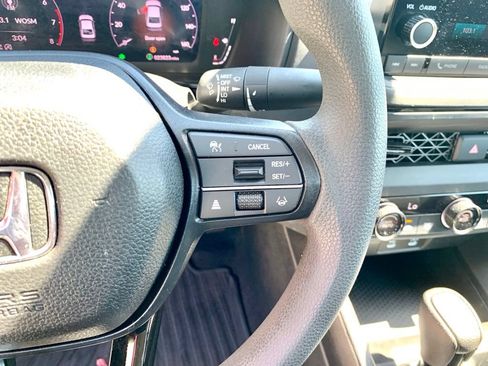 Used 2025 Honda Accord LX image 31