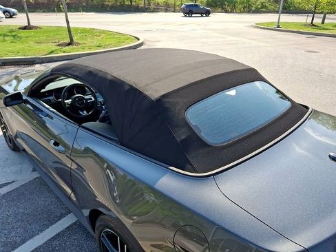 Used 2018 Ford Mustang GT Premium RWD image 28