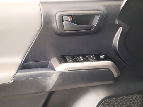Used 2021 Toyota Tacoma SR5 RWD image 21