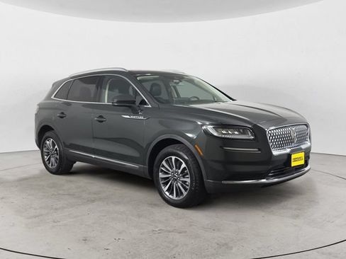 Used 2022 Lincoln Nautilus Reserve AWD/4WD image 3