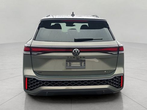 New 2026 Volkswagen Tiguan SE R-Line image 6