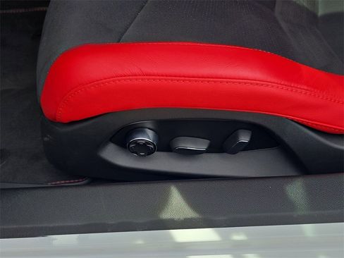 Used 2025 Chevrolet Corvette Z06 image 17